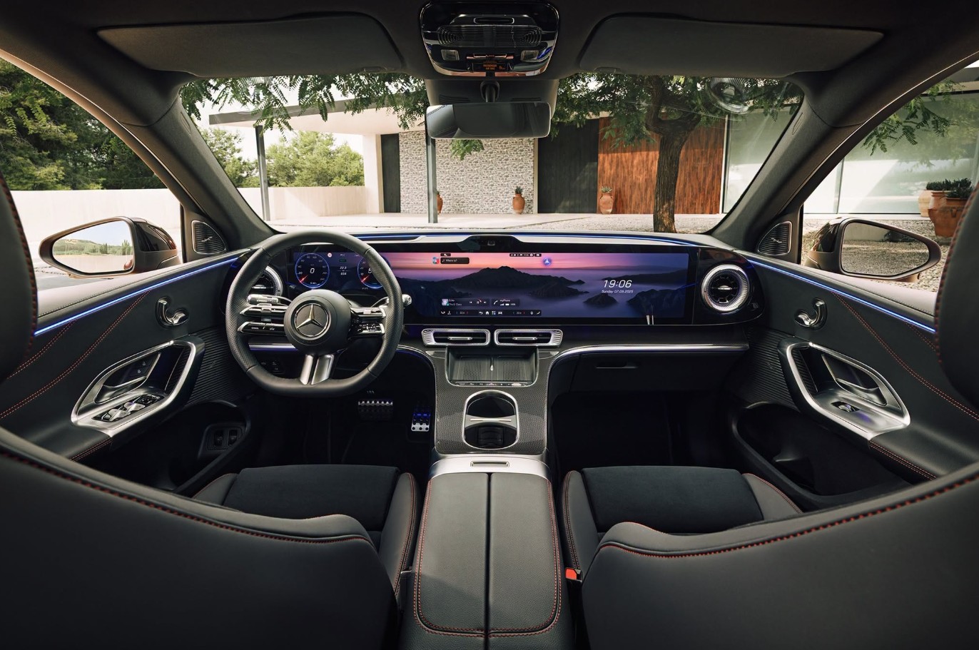 Mercedes-Benz GLC EV-4.jpg
