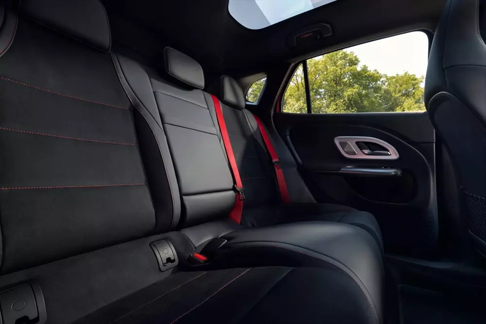 Hàng ghế sau của Mercedes-Benz GLA 2027