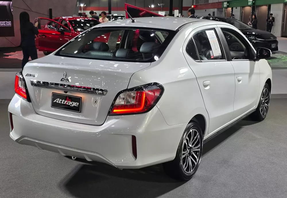 Mitsubishi Attrage 2026 có thêm hệ thống an toàn chủ động ADAS