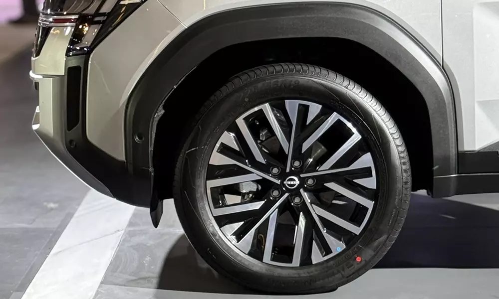 Nissan Tekton ra mắt với thiết kế như Patrol thu nhỏ, giá siêu rẻ, cạnh tranh Hyundai Creta - Ảnh 3.