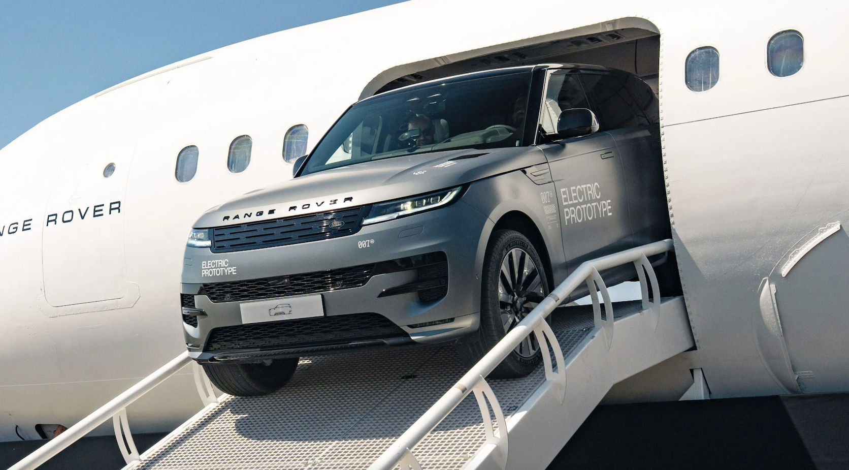 Range Rover Sport EV 2026-07-18 lúc 11.53.28.png Range Rover Sport EV 2026-07-18 lúc 11.53.28.png