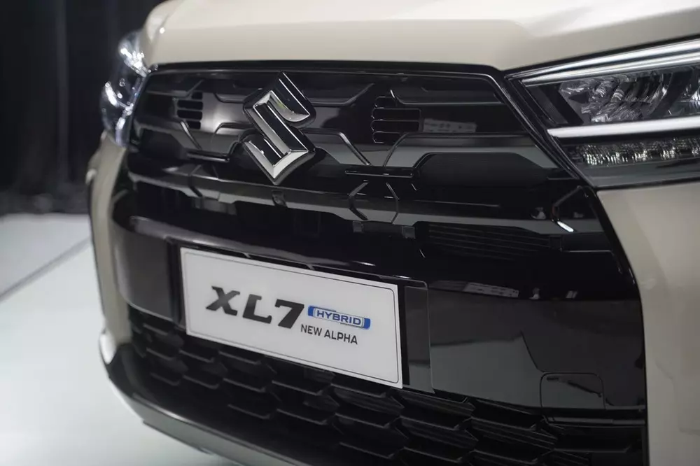 Suzuki XL7 bản nâng cấp lộ hoàn toàn thiết kế ngoại thất trước khi ra mắt trong tháng này - Ảnh 7.