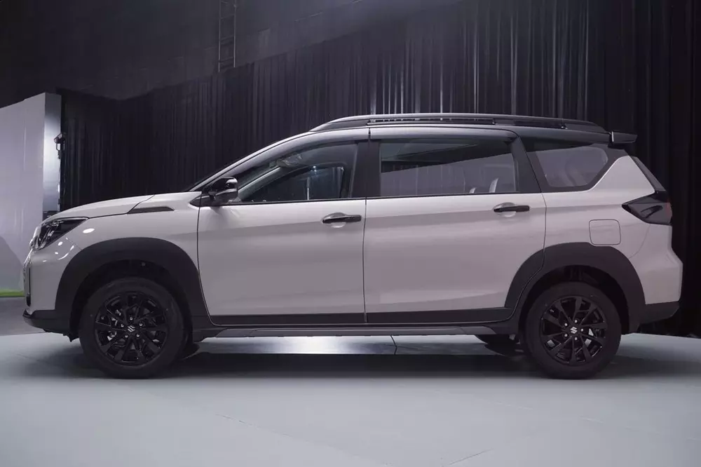 Suzuki XL7 bản nâng cấp lộ hoàn toàn thiết kế ngoại thất trước khi ra mắt trong tháng này - Ảnh 4.