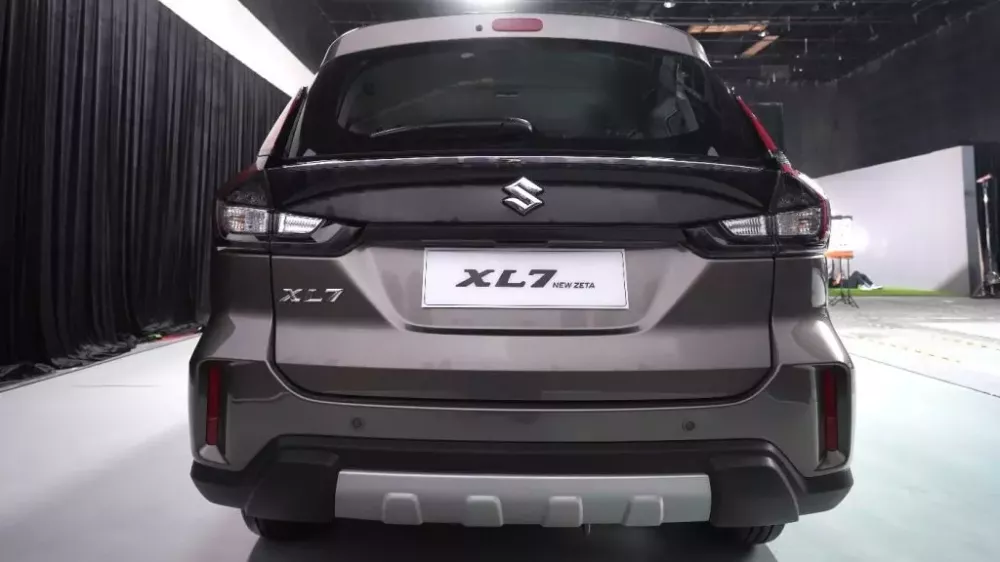 Suzuki XL7 bản nâng cấp lộ hoàn toàn thiết kế ngoại thất trước khi ra mắt trong tháng này - Ảnh 6.