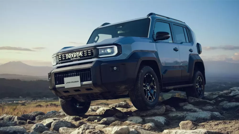 Toyota Land Cruiser FJ được thiết kế vuông vức và thực dụng