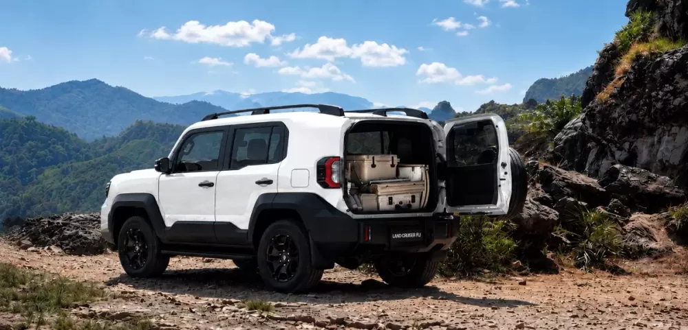 “Xe chơi” Toyota Land Cruiser FJ ra mắt Việt Nam, giá từ 1,198 tỷ đồng- Ảnh 4.