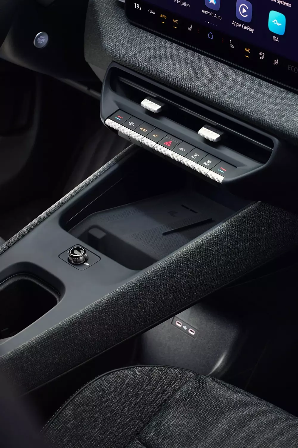 Dãy nút bấm vật lý bên dưới màn hình trung tâm của Volkswagen ID. Cross