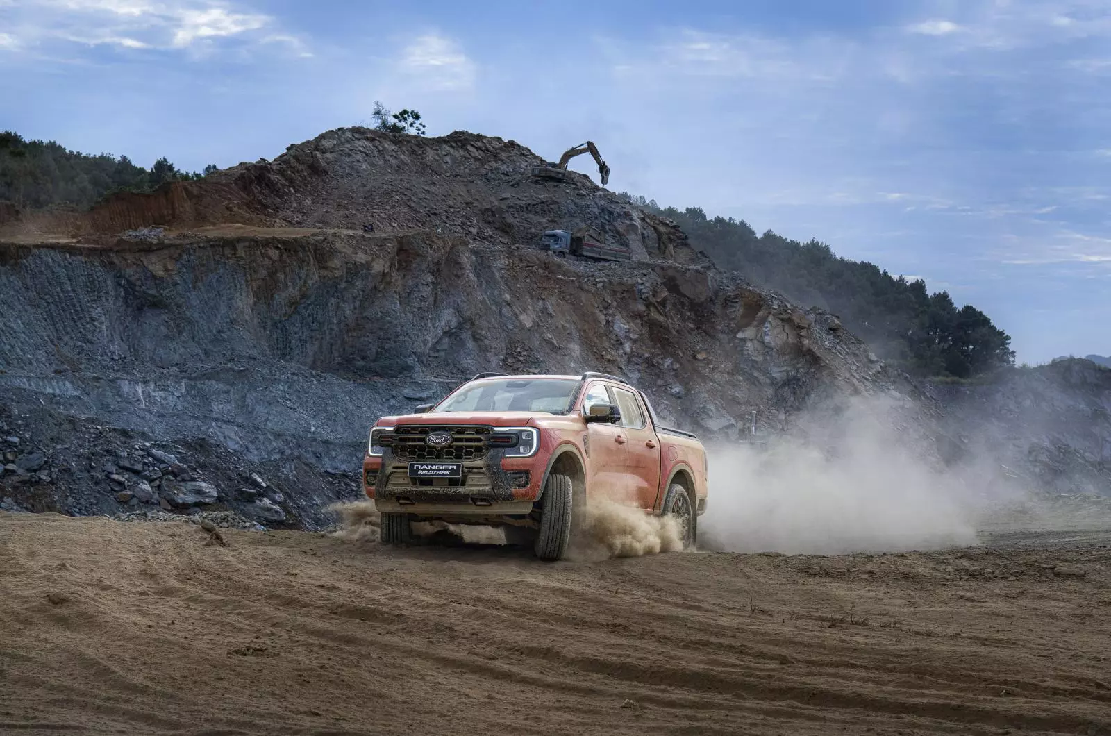 Ford Ranger 2026 tại Việt Nam không tăng giá vẫn nhận loạt nâng cấp lớn, bảo hành 5 năm - Ảnh 8.