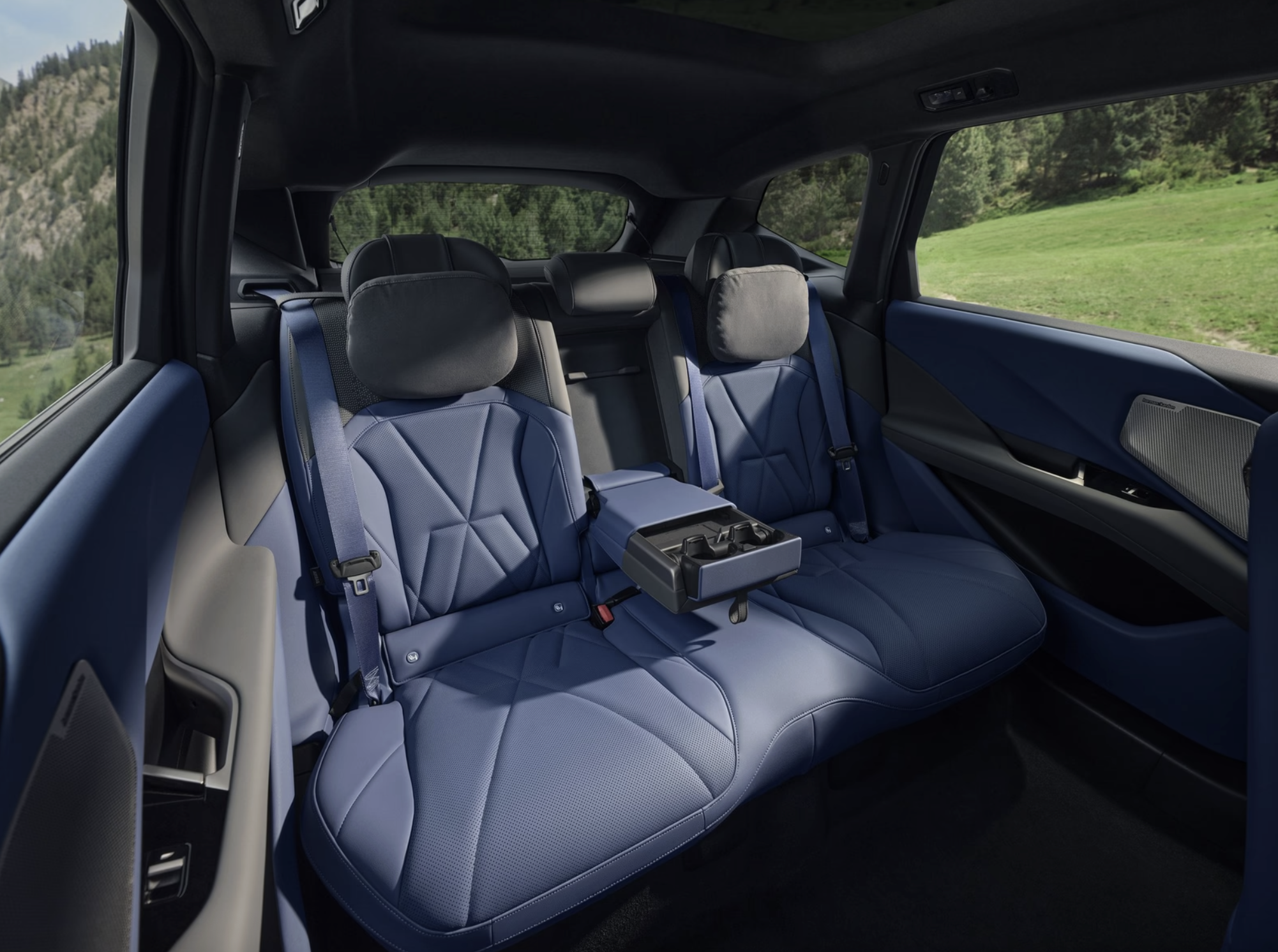 BMW iX3 L 2026 2026-08-22 lúc 09.52.59.png