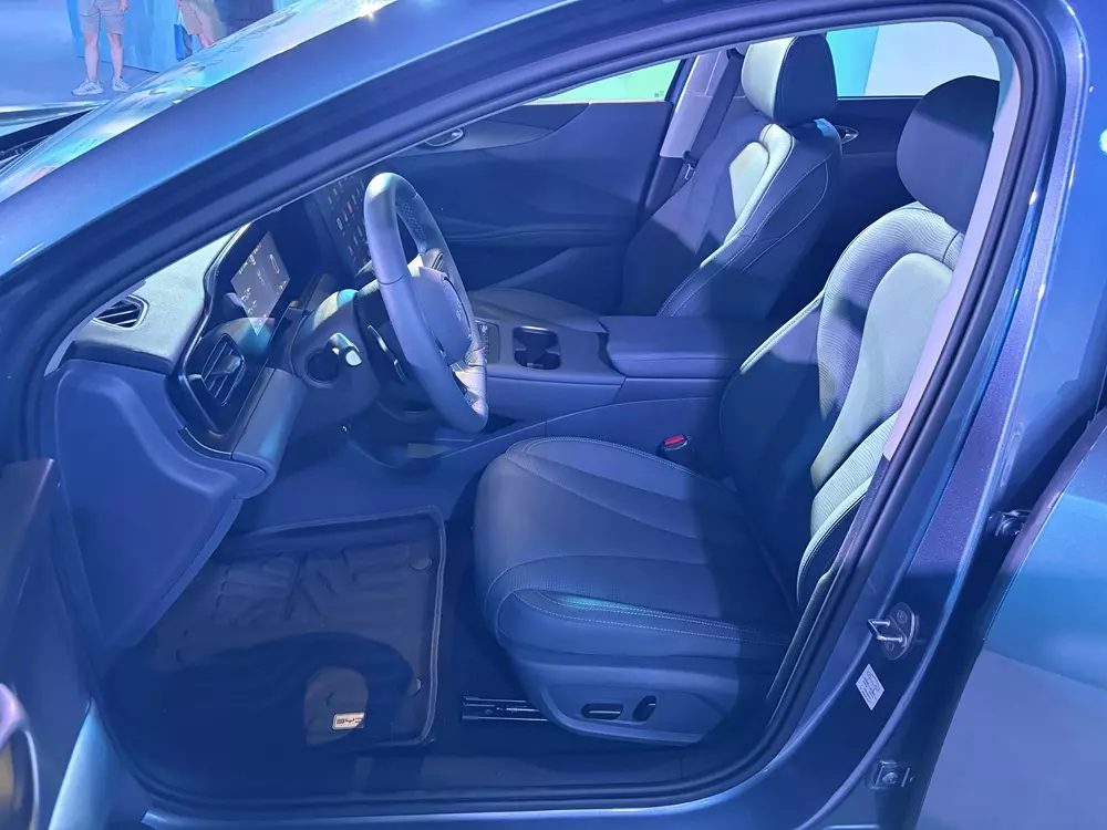 Hàng ghế trước của BYD Seal 06 2027
