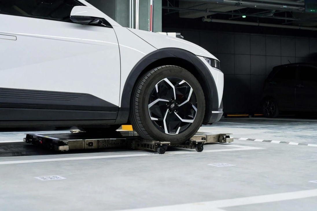 Hyundai-Parking-Robots-811-1-2048x1243.jpg Hyundai-Parking-Robots-811-1-2048x1243.jpg