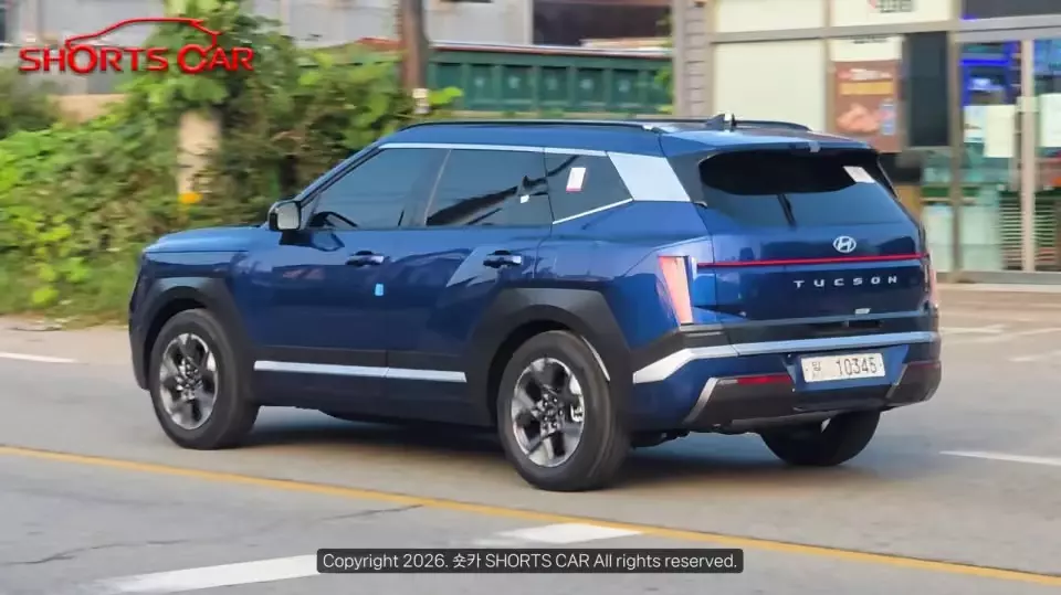 Ngắm những hình ảnh "bằng xương, bằng thịt" đầu tiên của Hyundai Tucson 2027 - Ảnh 4.