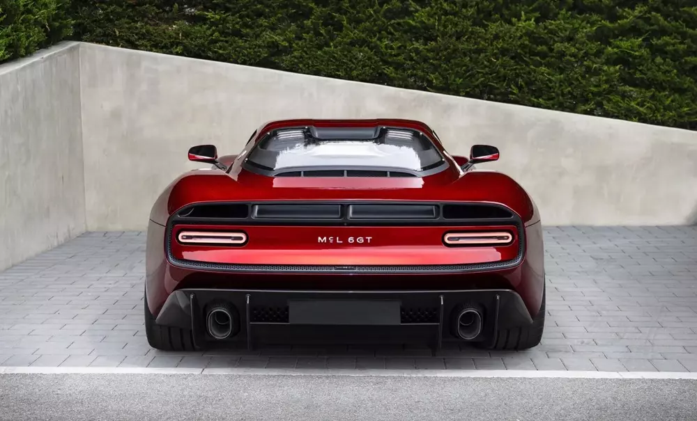 McLaren McL 6GT được trang bị động cơ V8 và hộp số sàn