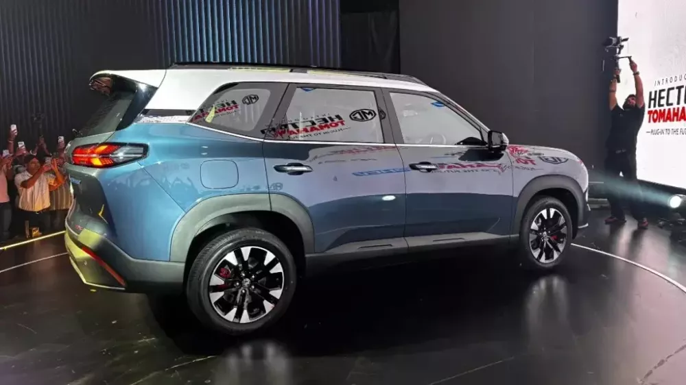 MG bán SUV điện 3 hàng ghế với giá không kèm pin siêu rẻ - Ảnh 4.