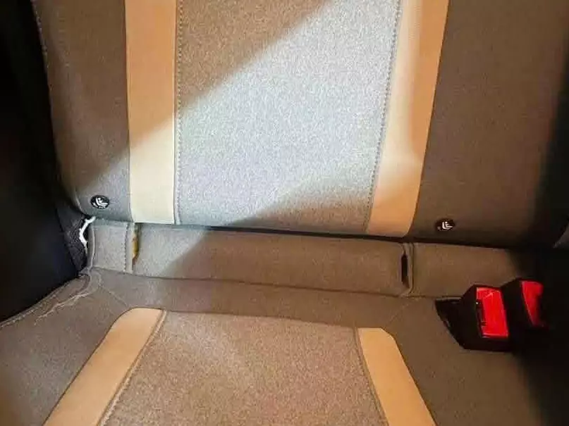 Móc gắn ghế trẻ em Isofix trên Minio Green.