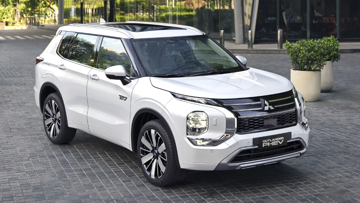Mitsubishi Outlander PHEV 2026.jpg Mitsubishi Outlander PHEV 2026.jpg