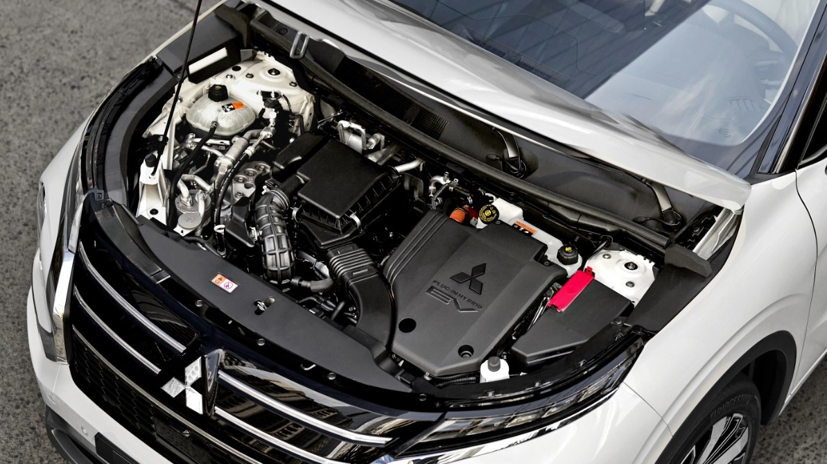 Mitsubishi Outlander PHEV 2026 3.jpg Mitsubishi Outlander PHEV 2026 3.jpg
