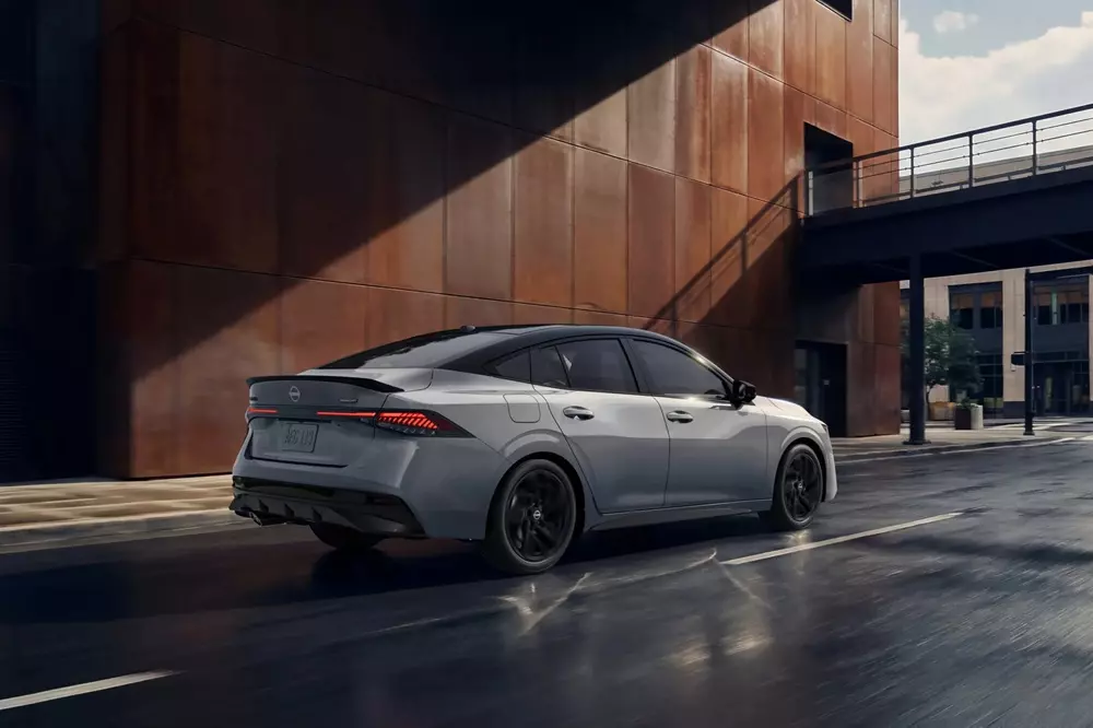 Nissan Sentra 2027 trình làng, thêm hộp số CVT cải tiến, đối đầu Honda Civic và Mazda3 - Ảnh 8.