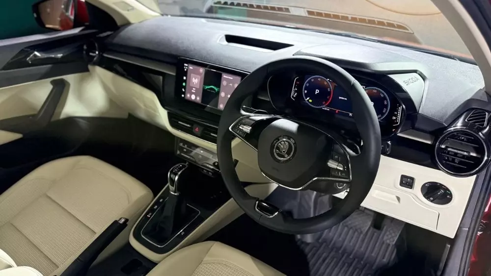 Sedan giá rẻ đang bán ở Việt Nam Skoda Slavia ra mắt phiên bản mới với thiết kế và trang bị nâng cấp - Ảnh 11.