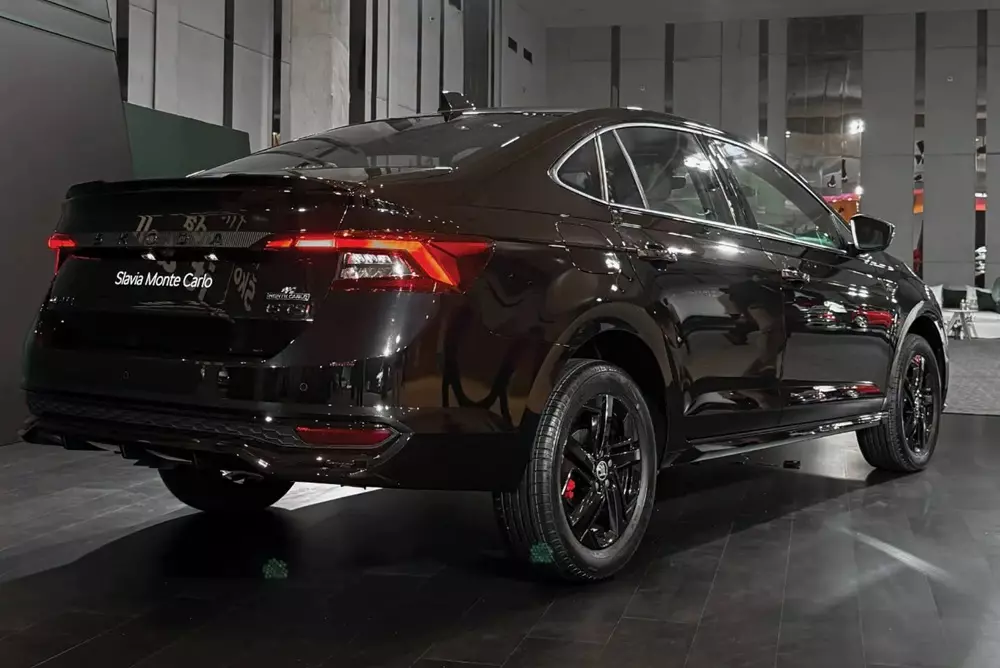 Sedan giá rẻ đang bán ở Việt Nam Skoda Slavia ra mắt phiên bản mới với thiết kế và trang bị nâng cấp - Ảnh 6.