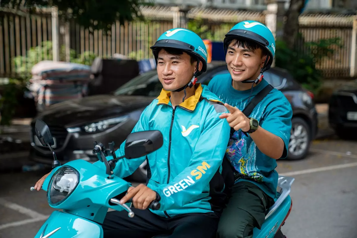VinFast giảm 9% giá xe ô tô, chia sẻ tới 100% doanh thu với tài xế công nghệ - Ảnh 2.