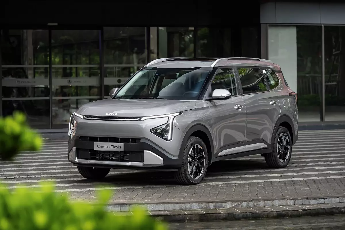 Kia Carens Clavis tại Việt Nam: MPV 7 chỗ mang dáng SUV, thêm ADAS, giá từ 639 triệu đồng - Ảnh 1.