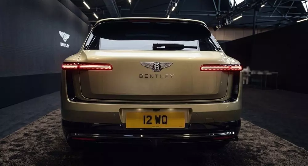 Bentley Torcal sở hữu phạm vi di chuyển 600 km