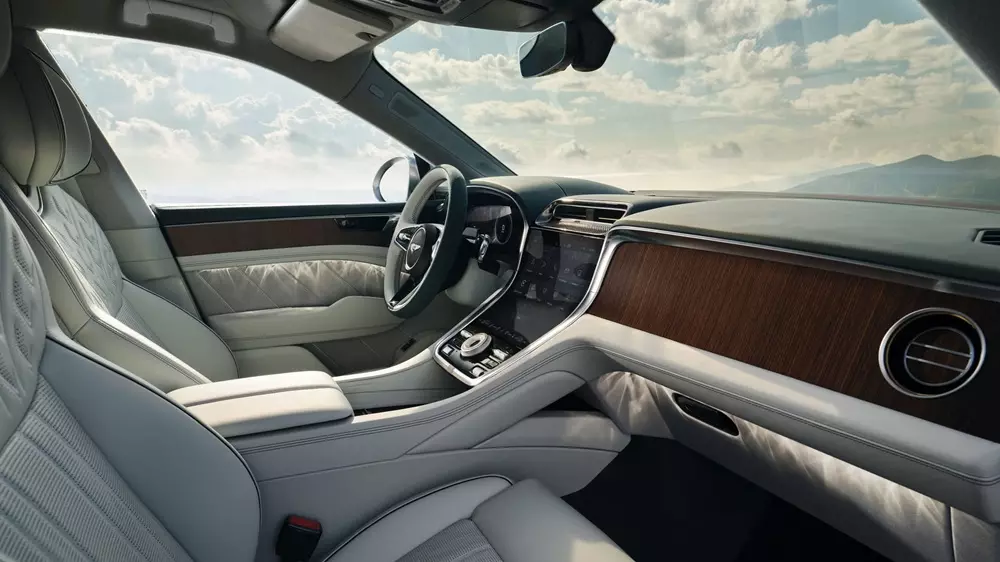 Bentley Torcal được trang bị hệ thống đèn viền nội thất phức tạp và hệ thống âm thanh Naim 28 loa