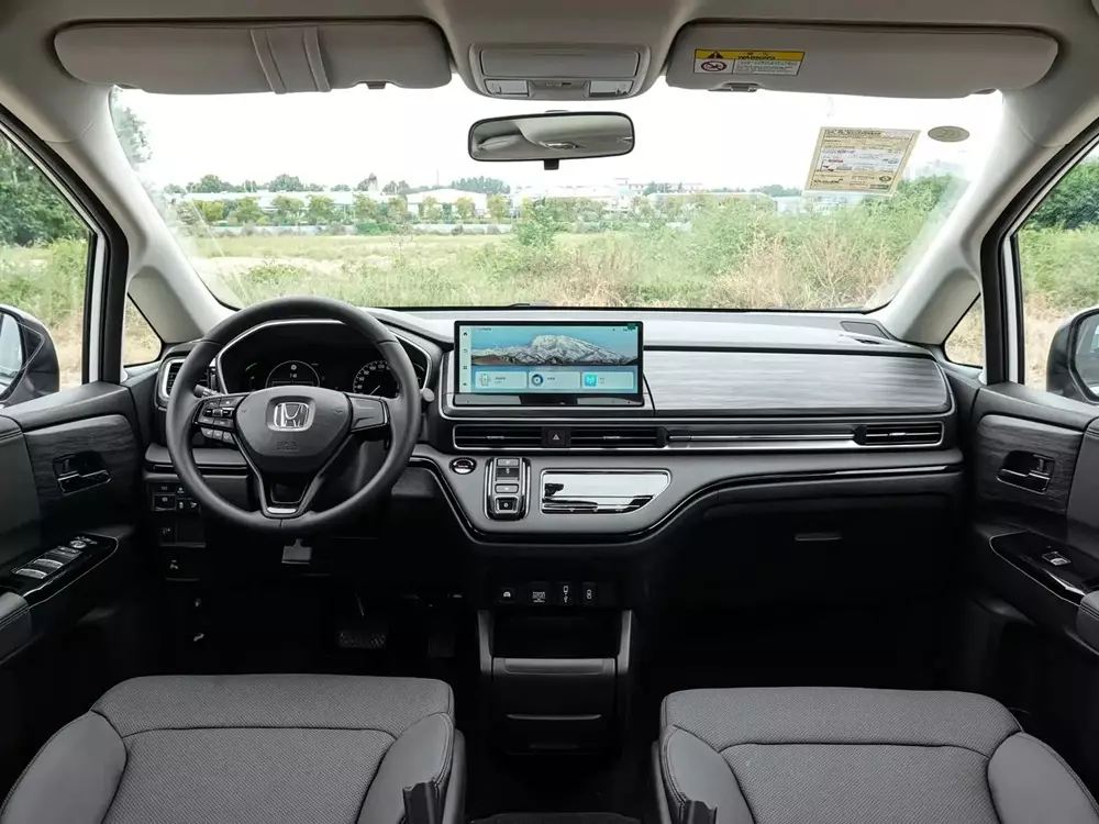 Honda Odyssey được nâng cấp, bỏ bản tiêu chuẩn không có màn hình - Ảnh 4.