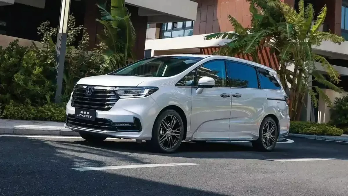 Honda Odyssey được nâng cấp, bỏ bản tiêu chuẩn không có màn hình