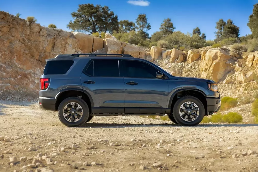 Honda Passport TrailSport 2027 có khoảng sáng gầm vượt trội so với các đối thủ Nhật Bản