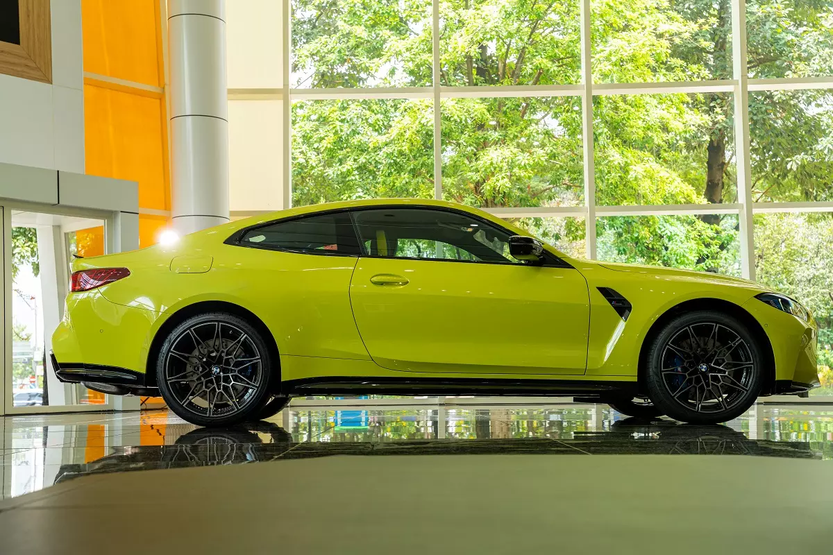 Đắt nhất trong bộ ba BMW M vừa ra mắt Việt Nam, M4 giá 5,599 tỷ đồng sẽ có gì? - Ảnh 2.