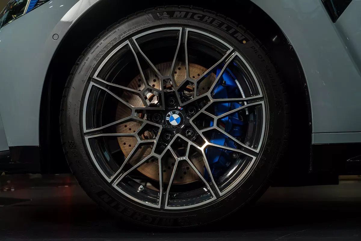 Cận cảnh BMW M3 hơn 5 tỷ đồng - làn gió mới cho giới mê tốc độ - Ảnh 3.