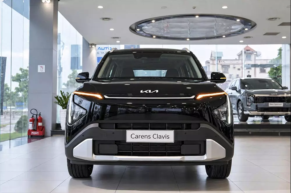 kia-carens-clavis-2-137f Ngắm hình ảnh "bằng xương, bằng thịt" của Kia Carens Clavis tại đại lý Việt: thiết kế mới, trang bị "xịn" hơn - Ảnh 3.