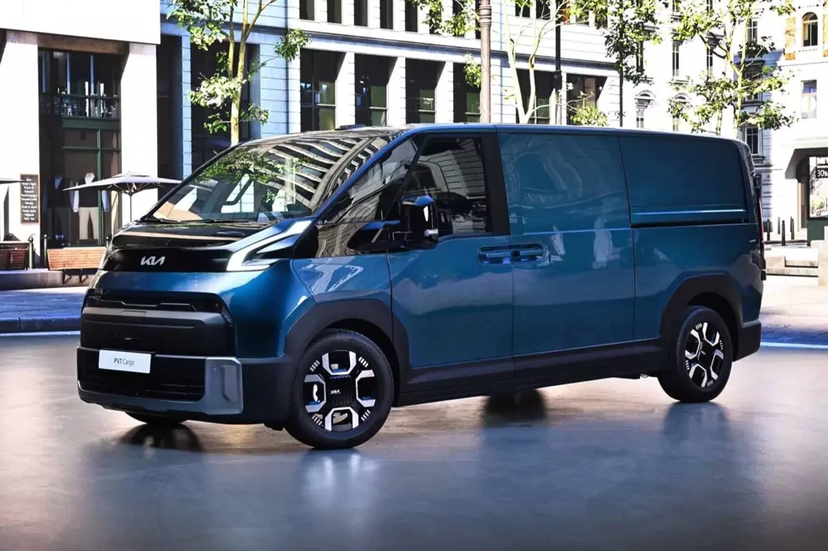 Kia PV7 trình làng, phả hơi nóng lên Ford Transit