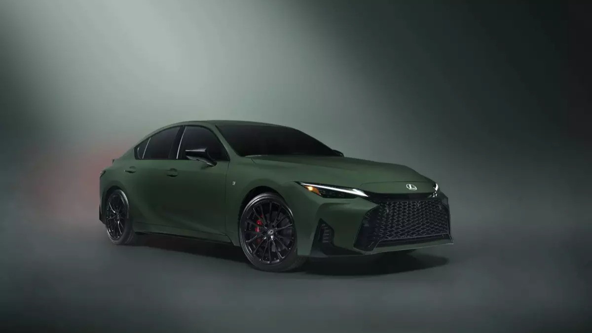 Lexus IS 2027 ra mắt với màu sơn xanh ấn tượng hơn, giới hạn đúng 350 xe