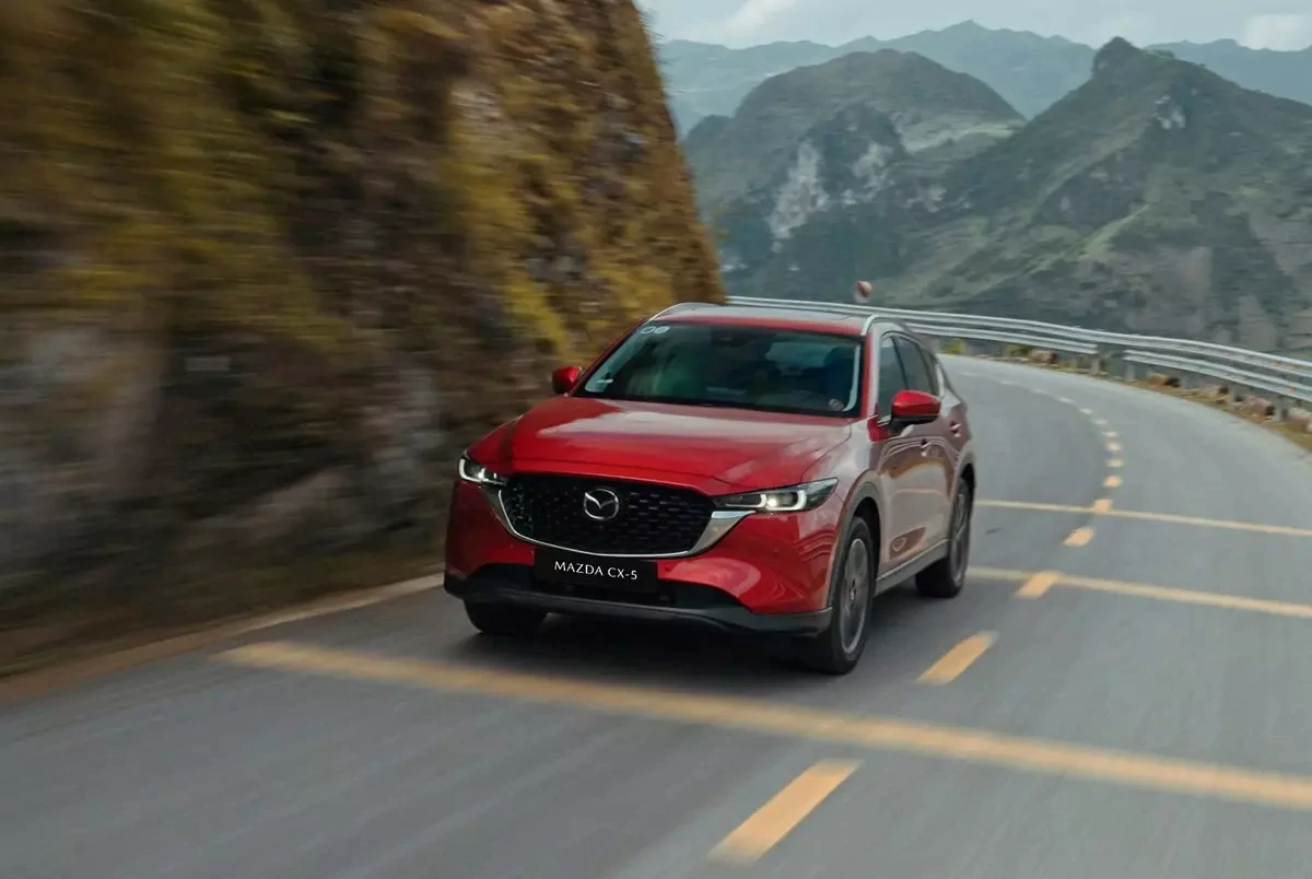 Mazda CX-5 giảm giá sâu tại đại lý, chỉ còn từ 659 triệu đồng, rẻ ngang SUV cỡ B