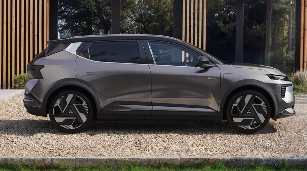 Mitsubishi Eclipse Cross EV mới bán được 1 năm đã giảm giá bán, thêm bản mới - Ảnh 3.