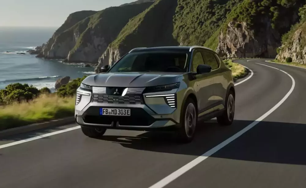 Mitsubishi Eclipse Cross EV mới bán được 1 năm đã giảm giá bán, thêm bản mới - Ảnh 1.