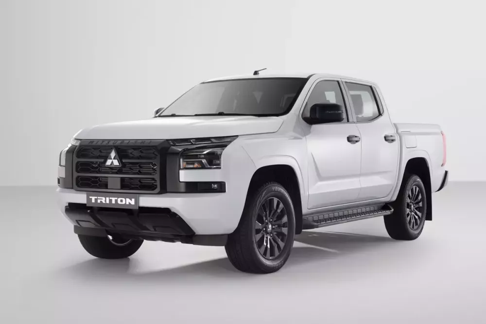 Mitsubishi Triton tại Việt Nam có thêm phiên bản 4WD AT Premium mới, giá từ 782 triệu đồng - Ảnh 1.