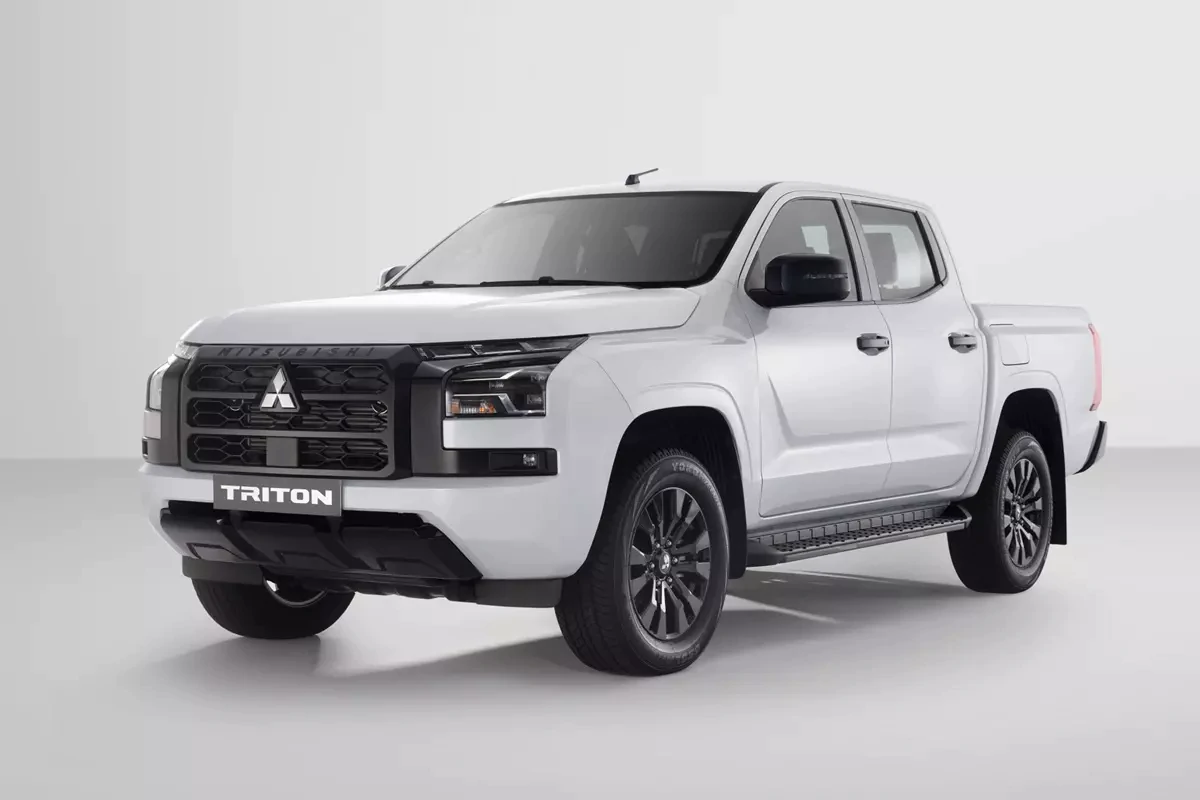 Mitsubishi Triton tại Việt Nam có thêm phiên bản 4WD AT Premium mới, giá từ 782 triệu đồng