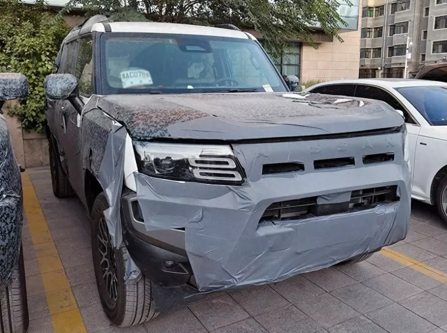 Nissan Terrano bắt gặp trên đường phố, sẽ bán tại Đông Nam Á như đối thủ của Toyota Fortuner - Ảnh 3.