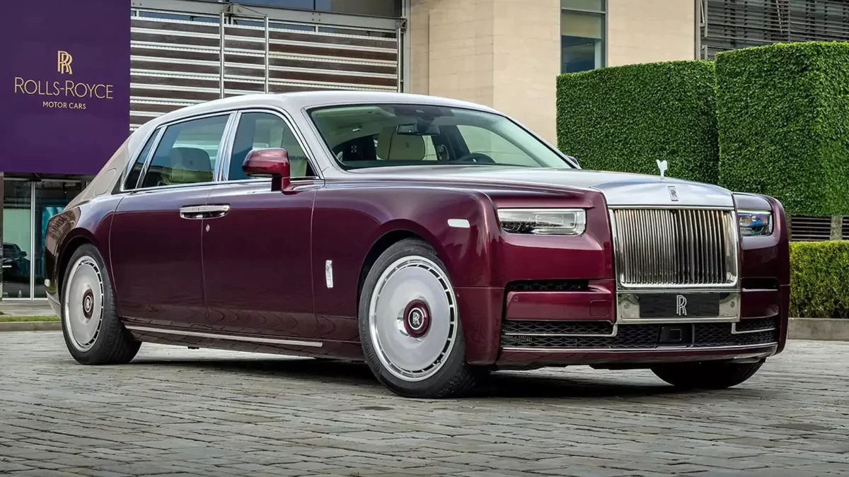 Ra mắt Rolls-Royce Phantom Hummingbird độc nhất vô nhị với những chi tiết khảm vỏ bào ngư