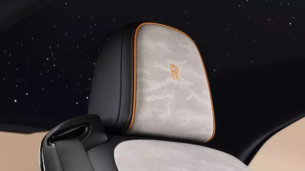 rolls-royce-spectre-series-ii-8-91fc Hoa văn trên tựa đầu ghế của Rolls-Royce Spectre Series II