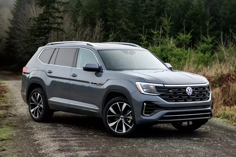 xe-lap-duoc-3-ghe-tre-em-volkswagen-atlas-d1ee 7 mẫu xe gia đình có thể lắp 3 ghế trẻ em trên một hàng ghế - Ảnh 8.