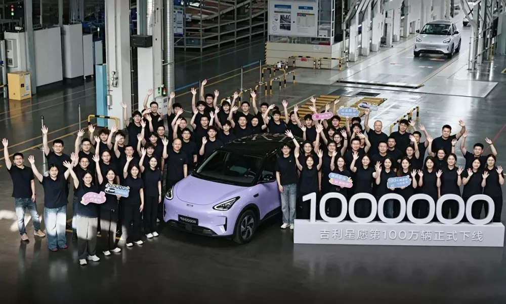 Xe đang bán ở Việt Nam Geely EX2 đắt khách, xuất xưởng chiếc thứ 1 triệu chỉ sau 2 năm ra mắt - Ảnh 1.
