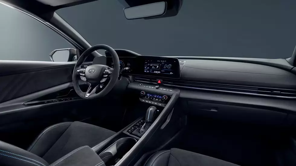Hyundai Elantra N Monochrome trình làng, dành cho những người thích cầm lái nhưng ghét sự nổi bật - Ảnh 8.