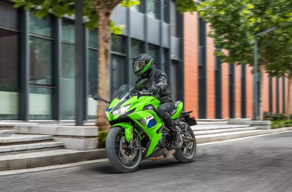 Mô tô thể thao Kawasaki Ninja 650 2027 trình làng với phuộc và phanh mới - Ảnh 1.