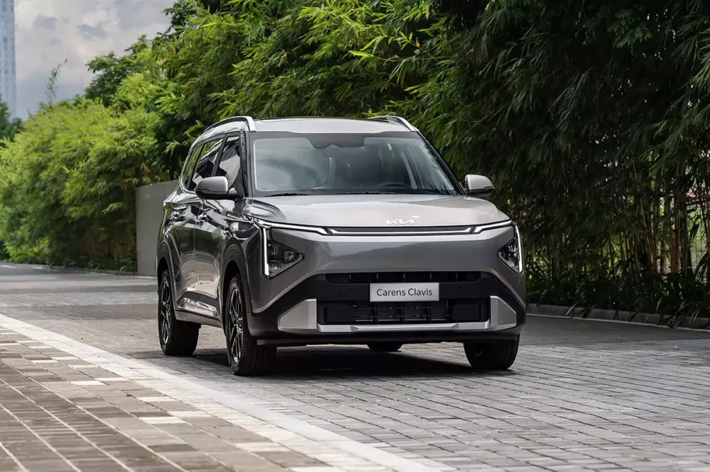 kia-carens-clavis-3-930f Kia Carens Clavis chính thức ra mắt Việt Nam, được định vị như bản cao cấp hơn của Carens, giá từ 639 triệu đồng - Ảnh 1.