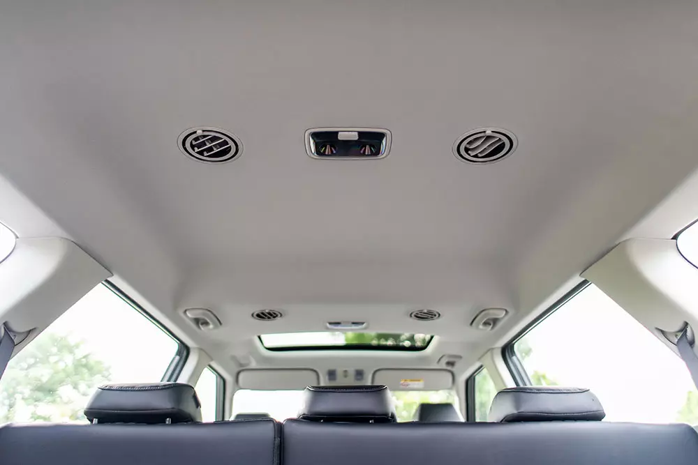 kia-carens-clavis-8-09d0 Kia Carens Clavis chính thức ra mắt Việt Nam, được định vị như bản cao cấp hơn của Carens, giá từ 639 triệu đồng - Ảnh 9.